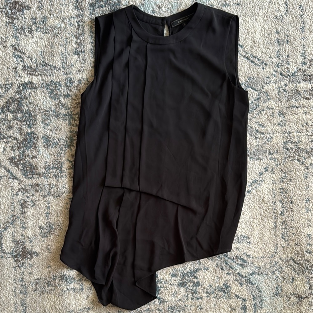 Chic Black Sleeveless Blouse